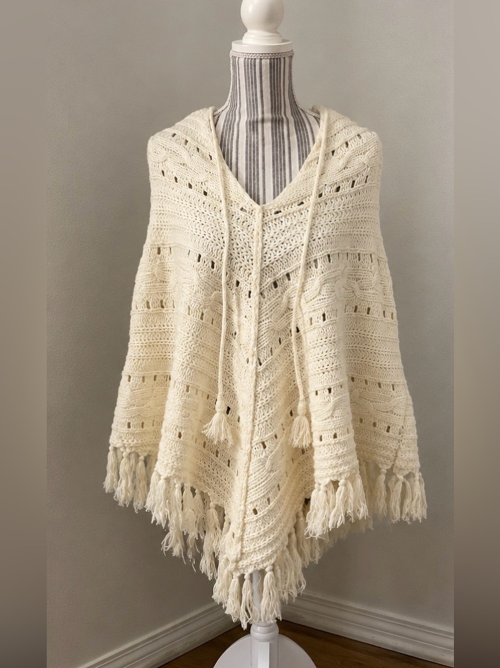 Poncho Sweeter - Picture 1 of 8